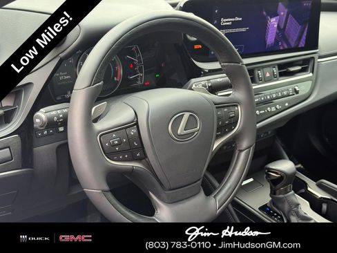 Used 2024 Lexus ES 350 w/ Luxury Package image 17