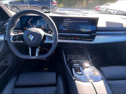 Used 2026 BMW 530i xDrive image 3