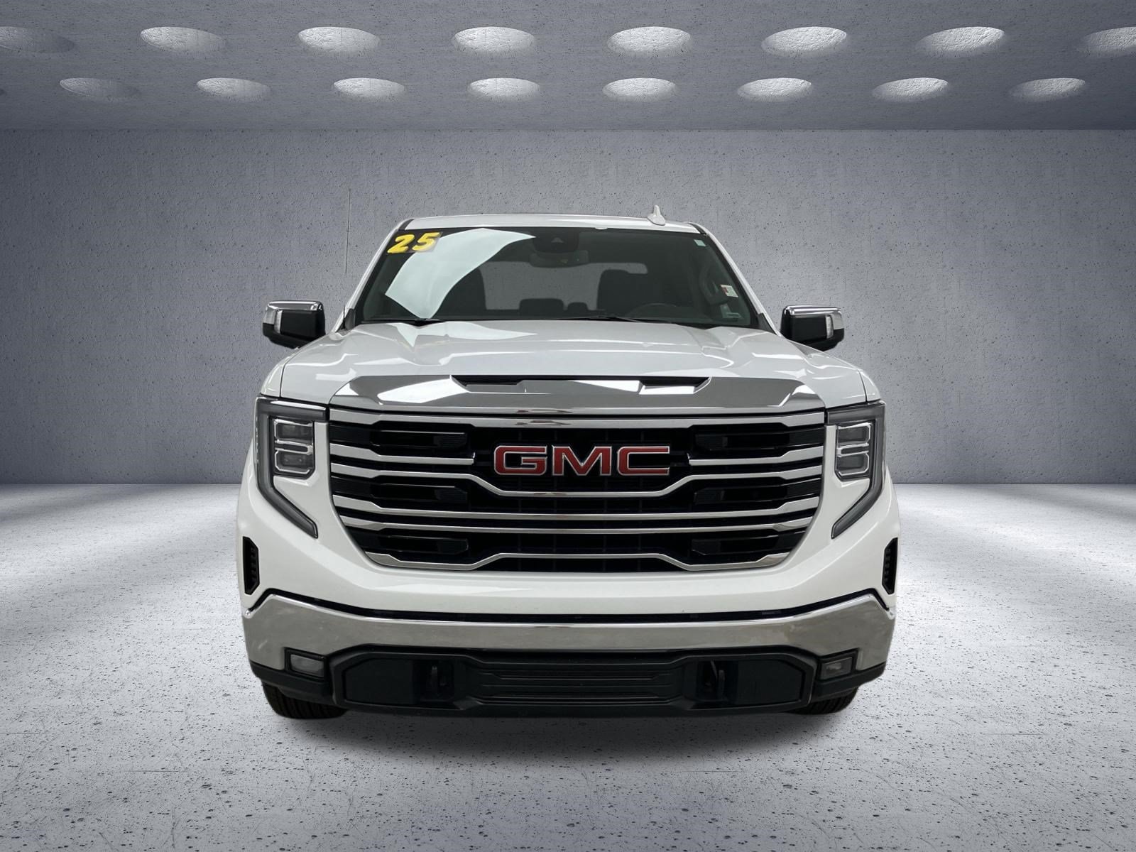 Used 2025 GMC Sierra 1500 SLT AWD/4WD image 8