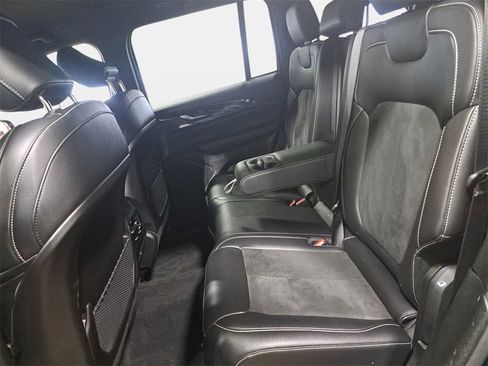 Certified 2023 Jeep Grand Cherokee Altitude image 15