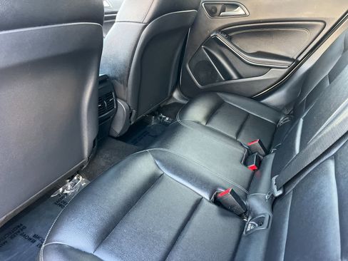 Used 2016 Mercedes-Benz GLA 250 4MATIC image 4