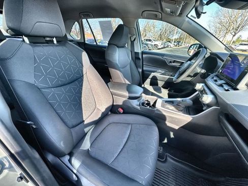 Used 2023 Toyota RAV4 XLE image 32