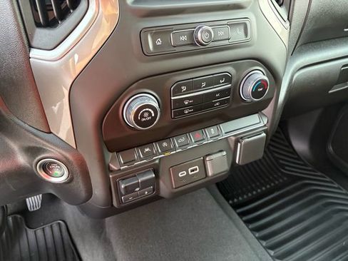 Used 2025 Chevrolet Silverado 1500 Custom image 12