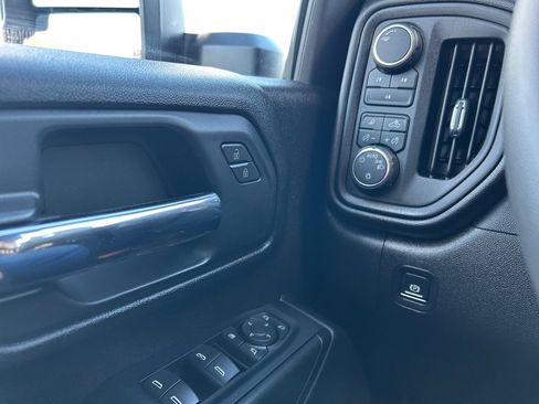 Used 2024 Chevrolet Silverado 2500 Custom w/ Custom Value Package image 35