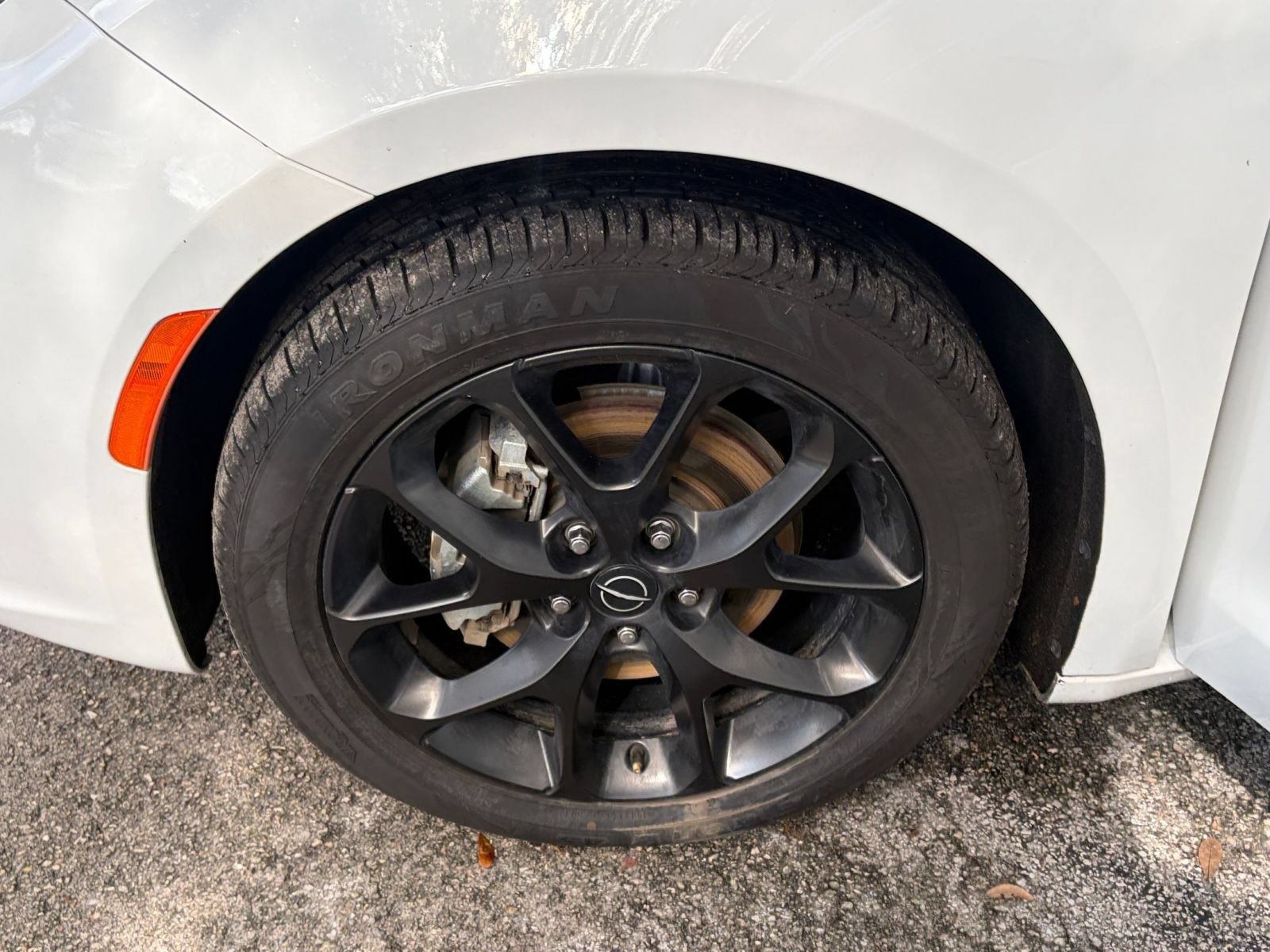 Used 2025 Chrysler Pacifica Limited FWD image 35