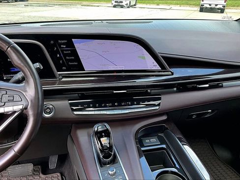 Used 2023 Cadillac Escalade Premium Luxury Platinum w/ LPO, Floor Liner Package AWD/4WD image 32