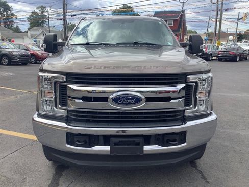 Used 2018 Ford F250 XLT w/ FX4 Off-Road Package AWD/4WD image 2