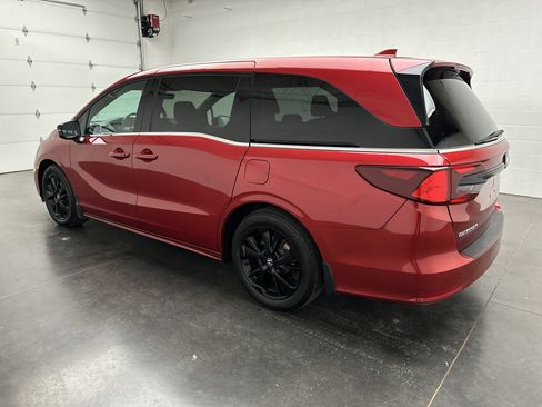 Used 2023 Honda Odyssey Sport image 5