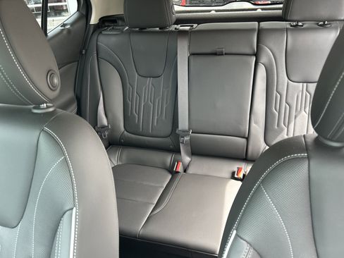 Used 2024 Buick Encore GX Avenir w/ Avenir Convenience Package AWD/4WD image 21