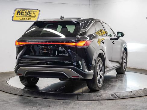 Used 2024 Lexus RX 350 FWD w/ Technology Package image 4