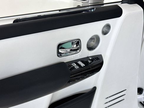 Used 2023 Rolls-Royce Phantom Sedan RWD image 13