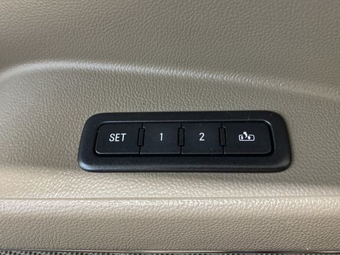 Used 2015 GMC Yukon XL SLT w/ Open Road Package AWD/4WD image 35