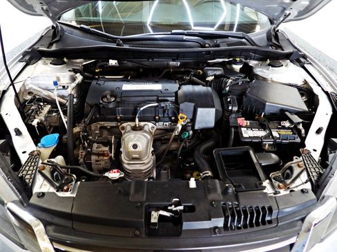 Used 2013 Honda Accord LX image 4
