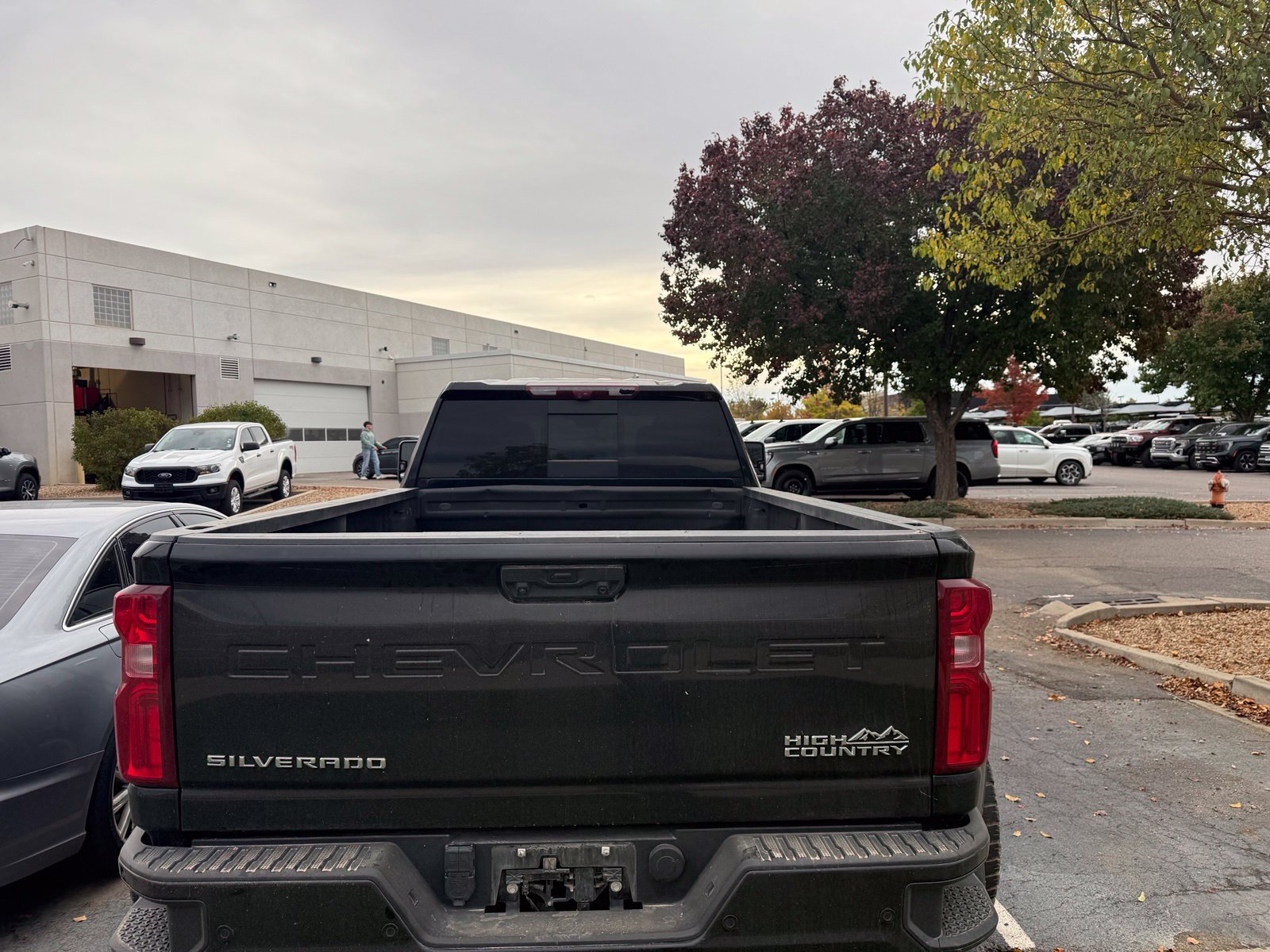 Used 2025 Chevrolet Silverado 3500 High Country w/ Technology Package AWD/4WD image 2