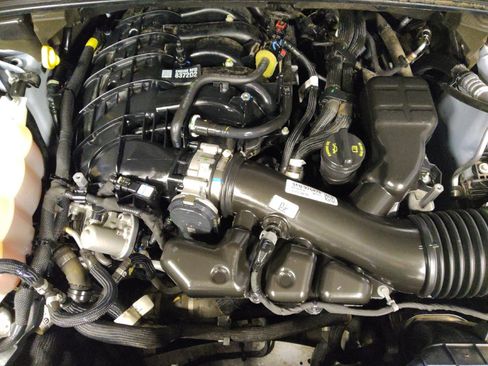 Used 2024 Jeep Grand Cherokee Laredo RWD image 30