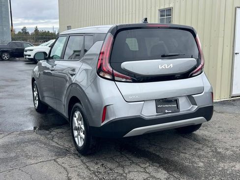 Certified 2025 Kia Soul LX w/ LX Technology Package FWD image 7