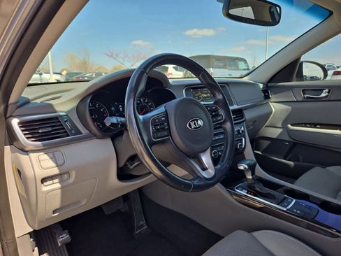 Used 2016 Kia Optima EX w/ Premium Package image 2