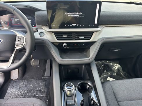 New 2026 Ford Explorer Active RWD image 28