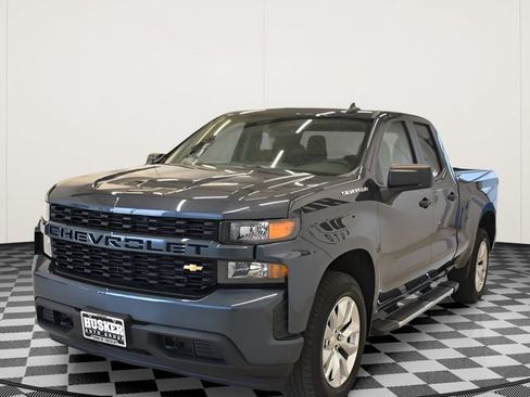 Used 2020 Chevrolet Silverado 1500 Custom w/ Custom Value Package AWD/4WD image 9