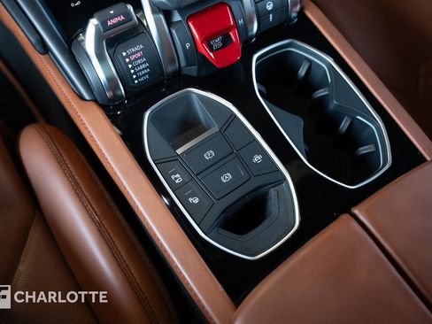 Used 2021 Lamborghini Urus image 27