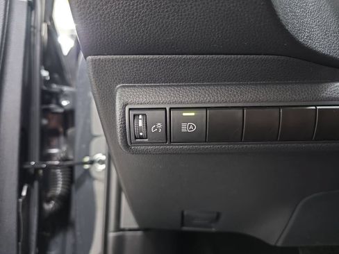 Used 2025 Toyota Corolla LE FWD image 24