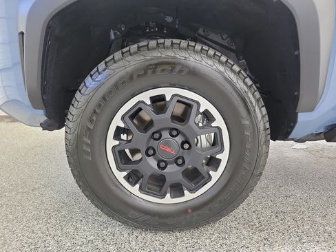 Used 2026 Toyota Tacoma TRD Off-Road AWD/4WD image 6