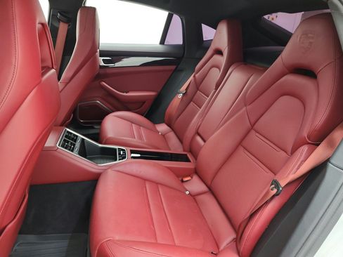 Used 2023 Porsche Panamera image 13