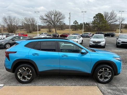 Used 2025 Chevrolet Trax LT image 5