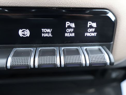 Used 2024 RAM 2500 Laramie AWD/4WD image 15