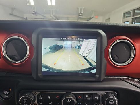 Used 2020 Jeep Wrangler Unlimited Rubicon w/ Uconnect 4C Nav & Sound Group AWD/4WD image 26