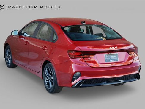 Used 2023 Kia Forte LXS image 9