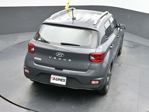Used 2025 Hyundai Venue SEL image 42