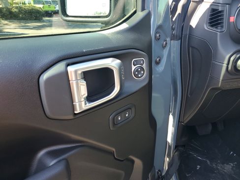 New 2026 Jeep Wrangler Unlimited Rubicon w/ Safety Group AWD/4WD image 11