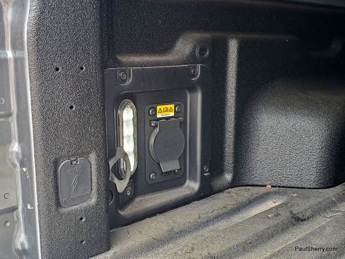 Used 2024 Ford Maverick Lariat w/ Black Appearance Package image 10