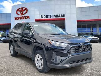 Used 2025 Toyota RAV4 LE video 1
