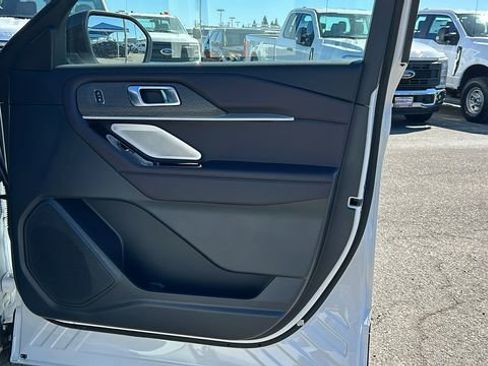 New 2026 Ford Explorer Platinum image 10