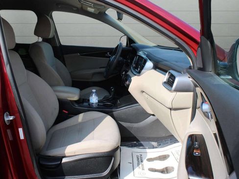 Used 2019 Kia Sorento AWD V6 image 13