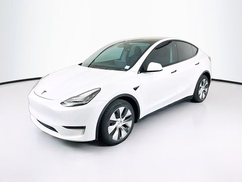 Used 2022 Tesla Model Y Long Range AWD/4WD image 3