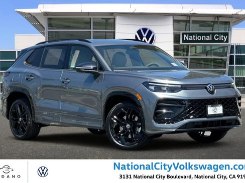 New 2026 Volkswagen Tiguan SE R-Line AWD/4WD image 1