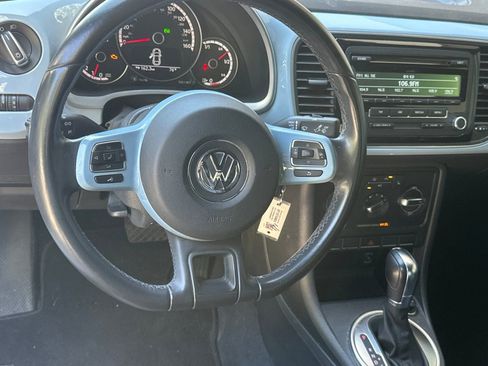 Used 2014 Volkswagen Beetle 1.8T FWD image 17
