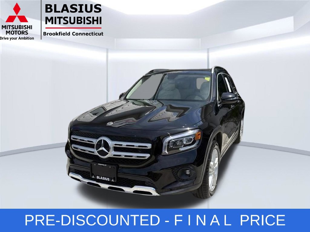 Used 2022 Mercedes-Benz GLB 250 4MATIC w/ Premium Package Lite image 4