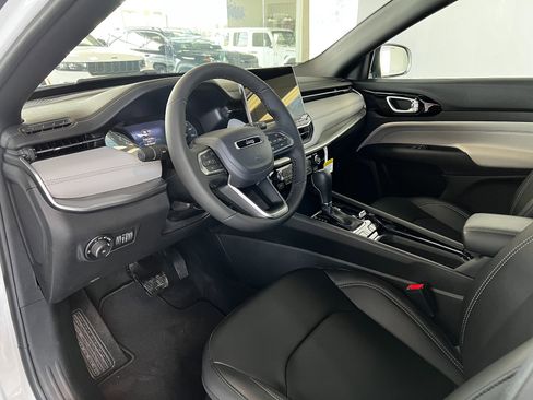 New 2026 Jeep Compass Limited AWD/4WD image 10