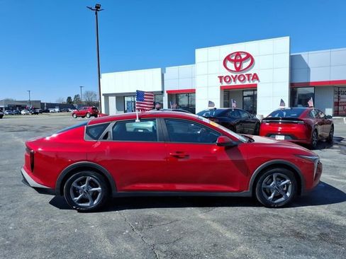 Used 2025 Kia K4 LXS image 2