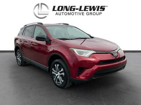 Used 2018 Toyota RAV4 LE FWD image 10