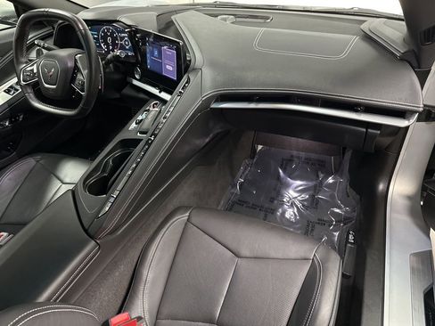 Used 2024 Chevrolet Corvette Stingray w/ Z51 Performance Package image 12