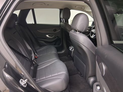 Used 2022 Mercedes-Benz GLC 300 GLC 300 image 32