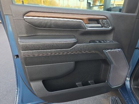 Used 2024 Chevrolet Silverado 3500 High Country w/ Technology Package image 18