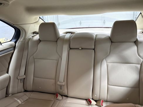 Used 2013 Ford Taurus SEL image 15