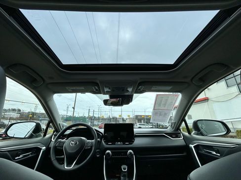 Certified 2025 Toyota RAV4 Limited w/ Advanced Technology Package image 18