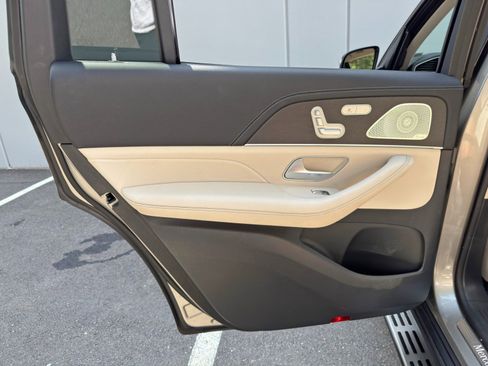 Used 2023 Mercedes-Benz GLS 450 4MATIC image 53